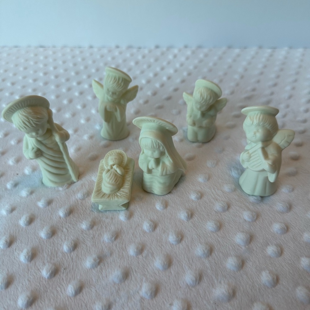 Vintage Cream 6” Small Nativity Figurine Set by Current Inc